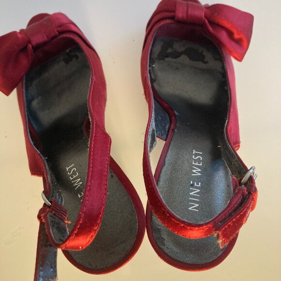 Nine West Red Satin Slingback Heels. Size: 5.0 - Picture 9 of 10